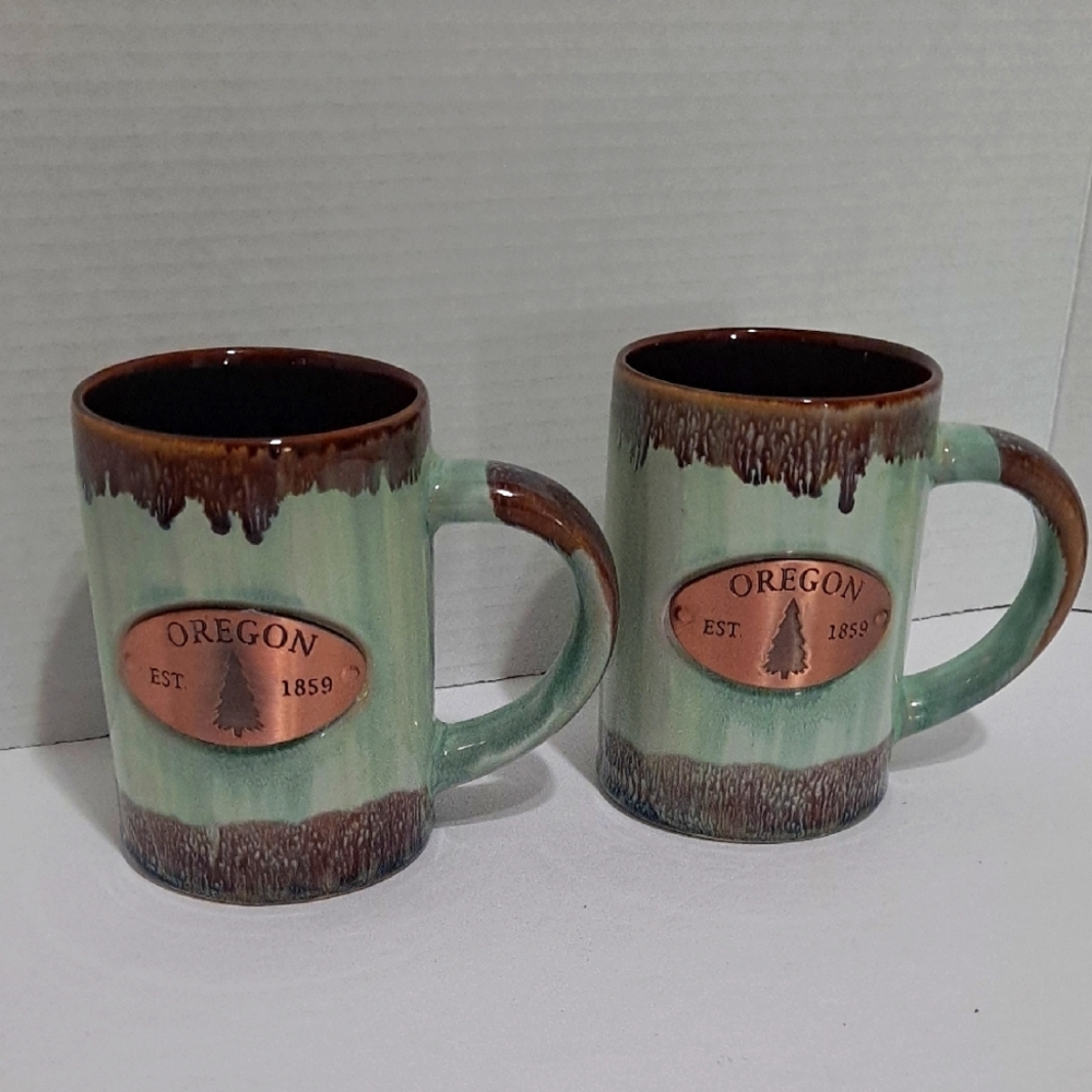 OREGON Rustic Green and Brown Ceramic Mugs Set of 2 NWT